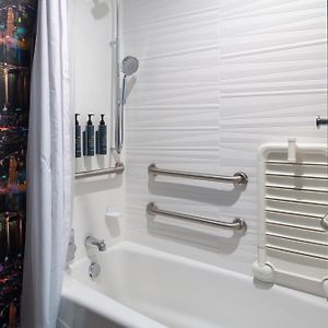 King Room Mobility accessible